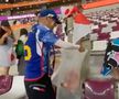 Lecție de civilizație! Fanii Japoniei au început să strângă gunoiul de pe stadion, după victoria cu Germania! Imagini extraordinare