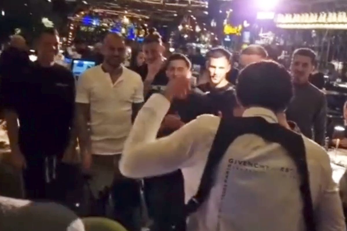 „400 de euro de la Ianis!” » Dedicație specială la petrecerea de calificare: „Nu știu ce v-a făcut Hagi...”