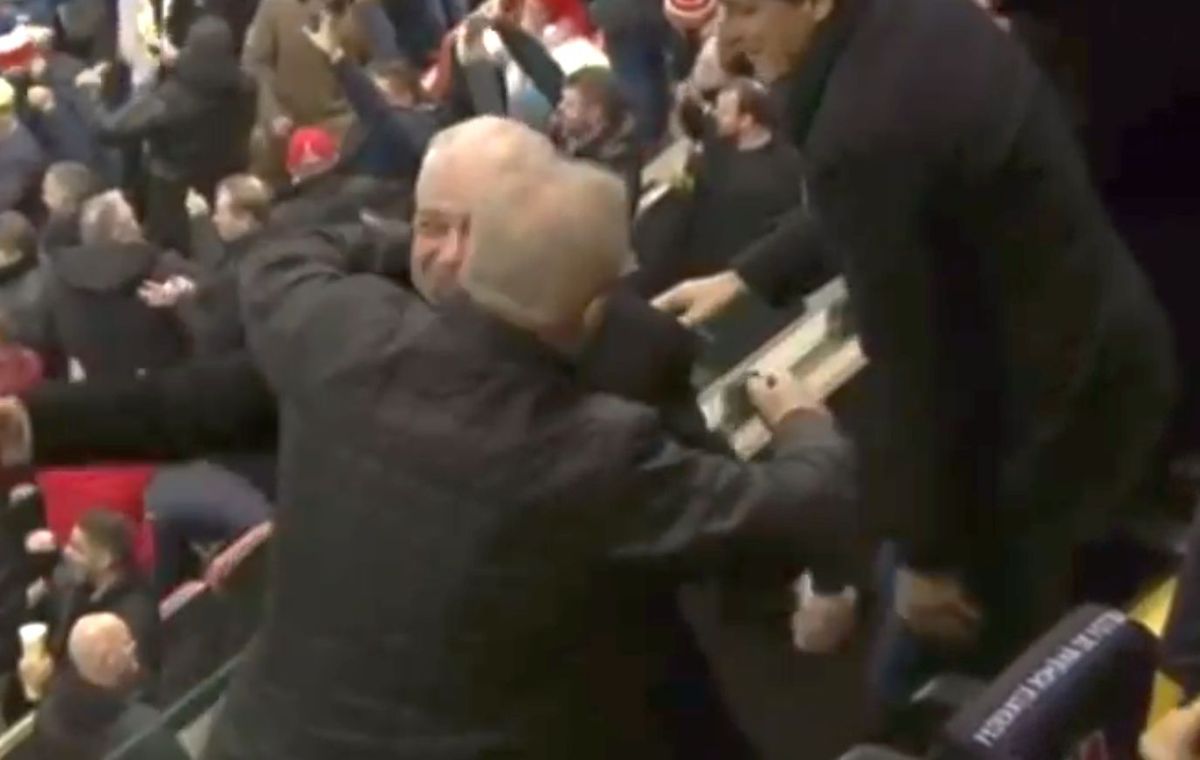 Ce a făcut Anghel Iordănescu în tribune la România - Elveția