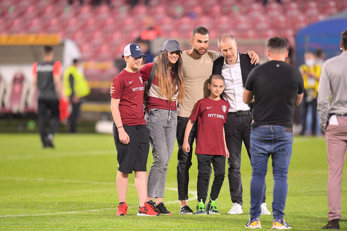 Cine e femeia din spatele lui Edi Iordănescu » Și-au început relația după despărțirea de Delia și s-au căsătorit în secret