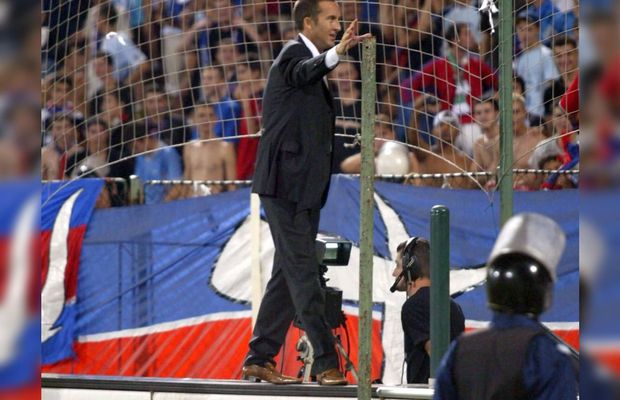 Imagini senzaționale de la primul FCSB - Dinamo din istorie » Burcă a comis-o, Pițurcă în extaz, MM pe garduri + Lupescu s-a însurat în timpul meciului