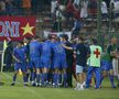 Imagini senzaționale de la primul FCSB - Dinamo din istorie » Burcă a comis-o, Pițurcă în extaz, MM pe garduri + Lupescu s-a însurat în timpul meciului