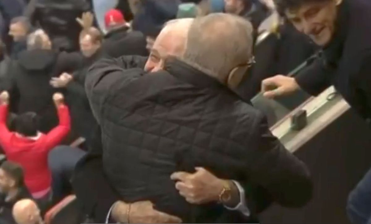 Ce a făcut Anghel Iordănescu în tribune la România - Elveția