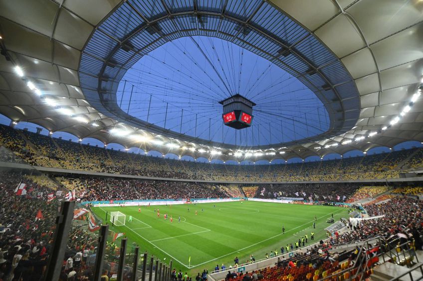 În jur de 25.000 de spectatori sunt așteptați pe Arena Națională la Dinamo - FCSB, derby-ul etapei cu numărul 17 din Superliga # Cea mai mare asistență de la Derby de România pe stadionul din Bulevardul Basarabia a fost de 49.759 de spectatori