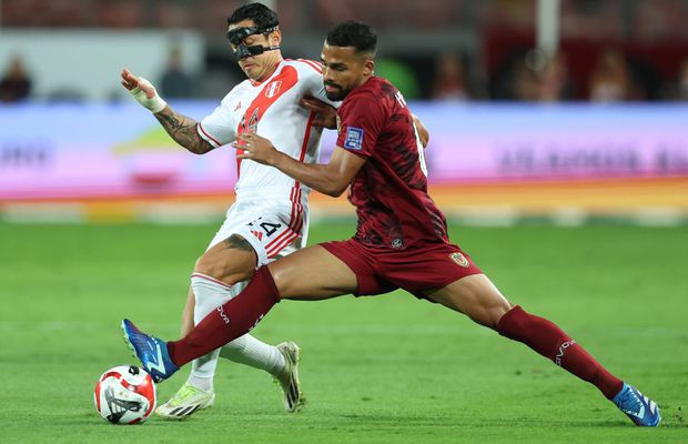 Conflict uriaș între două țări! Jucătorii naționalei au fost loviți cu bastoanele de polițiști, iar avionul a fost ținut ore în șir pe aeroport!