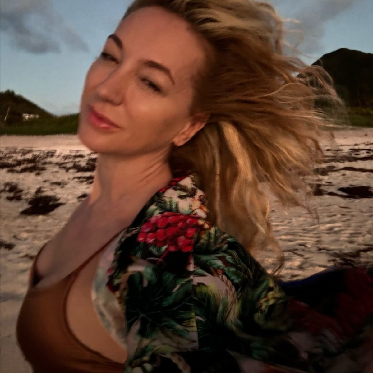 Cum arată la 50 de ani fosta soție a lui Gabi Balint » Mesaj emoționant primit de fostul manechin de ziua ei