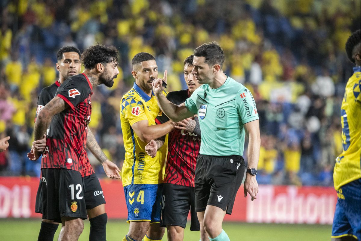 Kosovarul care „l-a rupt” pe Stanciu, implicat în cea mai bizară fază din La Liga » A fost eliminat pentru un gest grosolan, dar echipa lui a primit o „indirectă” din care a marcat golul decisiv