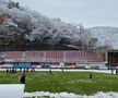 Ninsorile care au avut loc în ultimele zile la Reșița au acoperit aproape în întregime gazonul. Foto: Eduard Apostol (GSP)