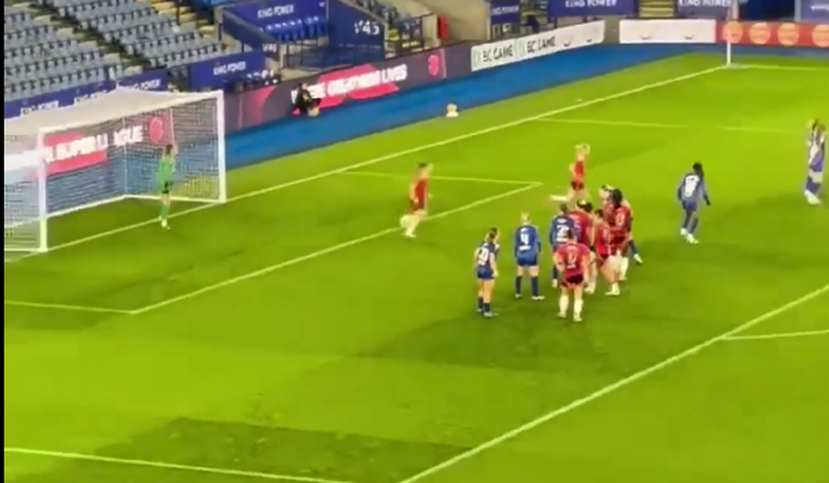 Trucul ilegal născocit la o „directă”: „Portarul lor era foarte înalt!”