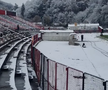 Start amânat cu o oră în Liga 2, la Reșița! Ultrașii au pus și ei mâna pe lopeți. Detalii și imagini de la stadion