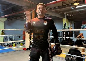 E campion mondial la kempo, va lupta în gala lui Ronald Gavril, iar giuleștenii vor veni să îl susțină: „O să explodeze sala”