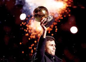 Rodri și-a prezentat Balonul de Aur de față cu Radu Drăgușin: spectacol pe Etihad