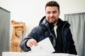 Adrian Mutu și Florinel Coman au fost la urne și le-au transmis românilor: „Mergeți la vot!”