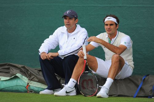 Paul Annacone, alături de Roger Federer la Wimbledon 2011/Foto: Getty Images