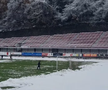 Start amânat cu o oră în Liga 2, la Reșița! Ultrașii au pus și ei mâna pe lopeți. Detalii și imagini de la stadion