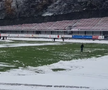 Start amânat cu o oră în Liga 2, la Reșița! Ultrașii au pus și ei mâna pe lopeți. Detalii și imagini de la stadion