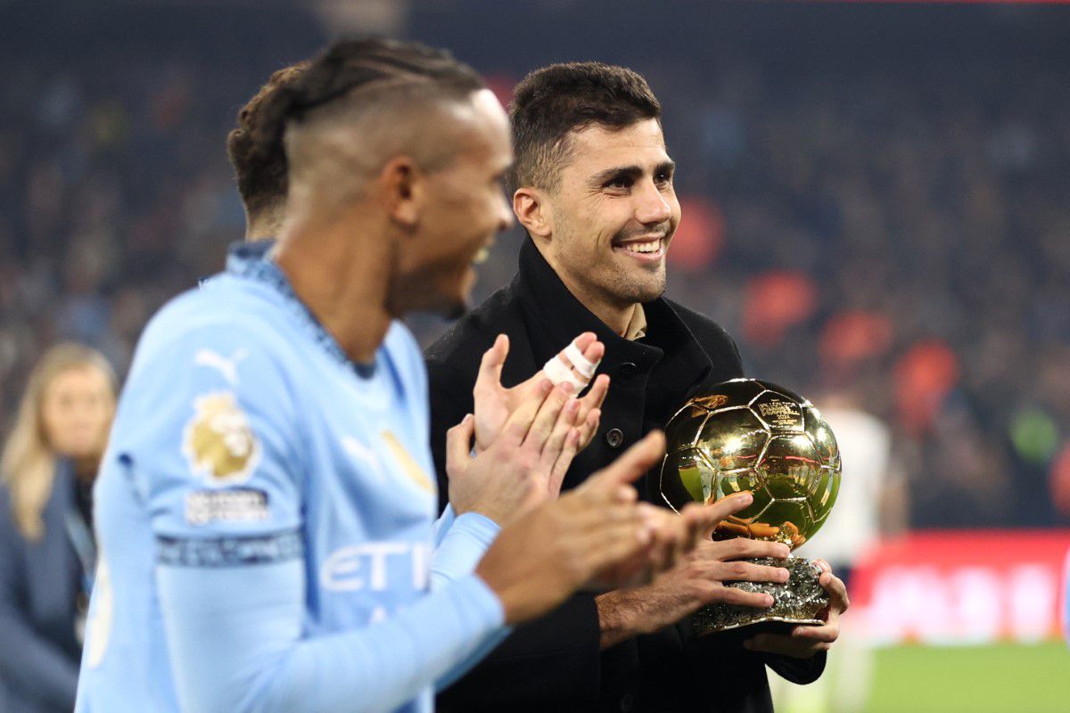 Rodri și-a prezentat Balonul de Aur de față cu Radu Drăgușin: spectacol pe Etihad