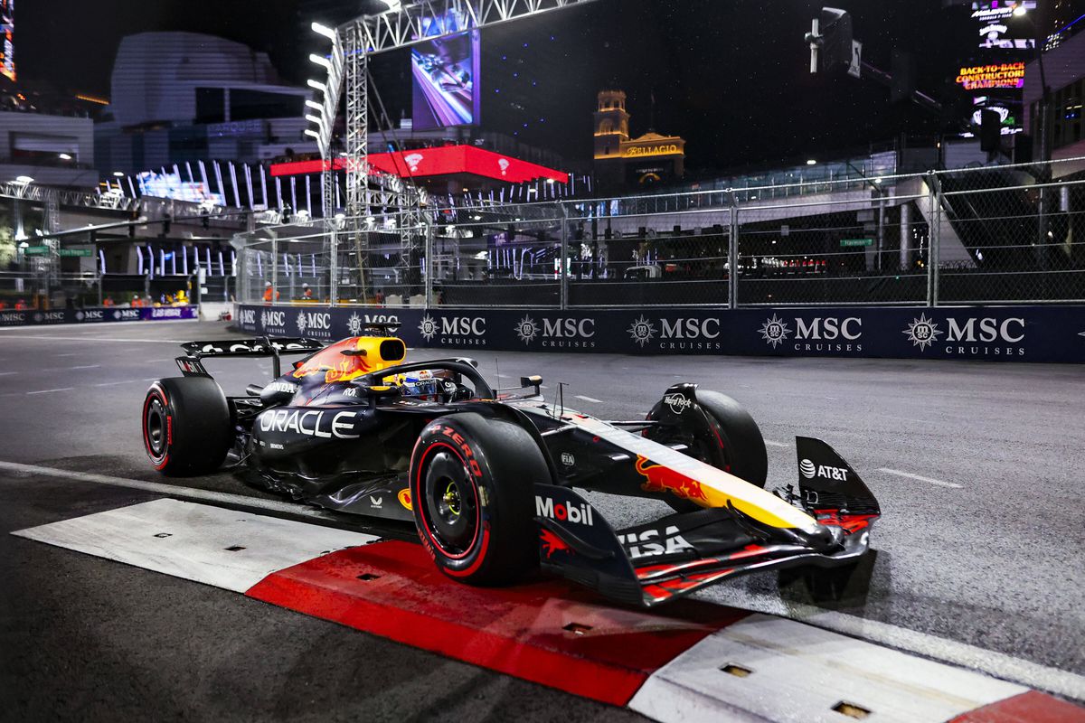 Max Verstappen, cel mai bun în Marele Premiu de Formula 1 din Las Vegas! Piloții McLaren au fost descalificați