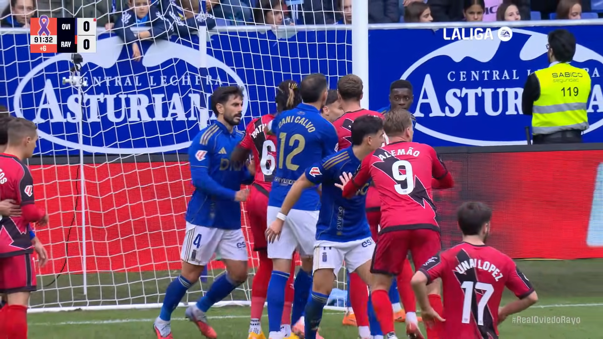 Andrei Rațiu l-a repezit și i-a cerut să iasă de pe teren! Românul, cel mai bun jucător al lui Rayo la Oviedo