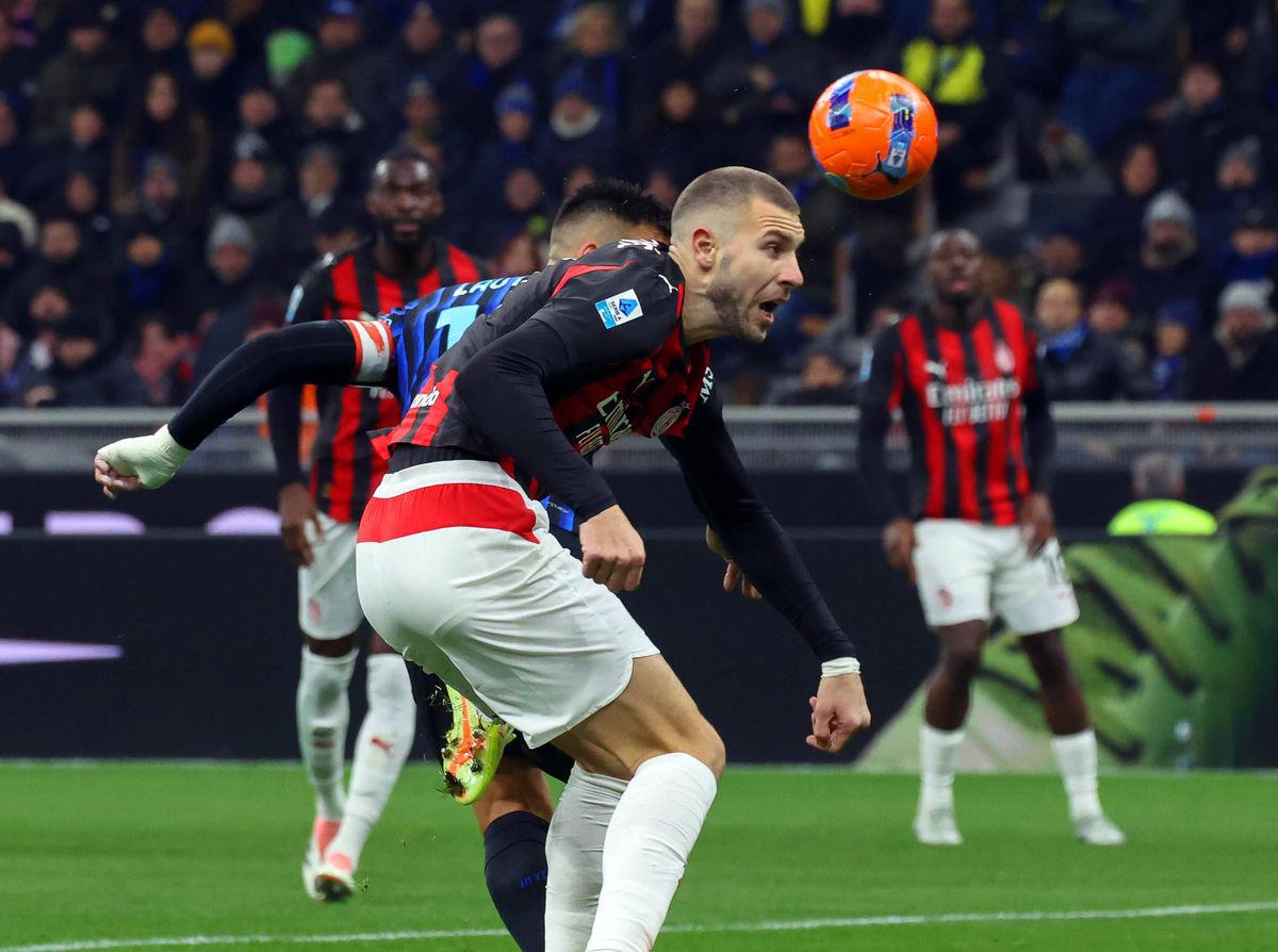 Și tu, Hakan? Chivu, „trădat” » Inter pierde agonizant derby-ul cu AC Milan și primul loc în Serie A, cu două bare și penalty irosit