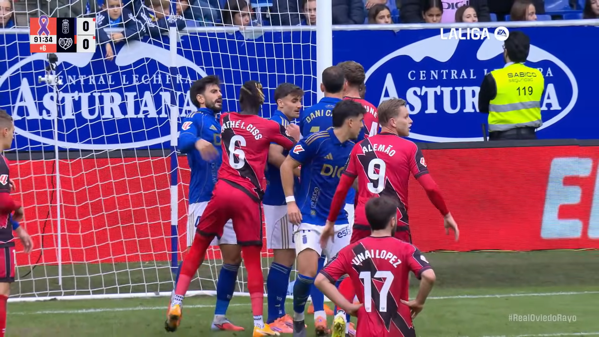 Andrei Rațiu l-a repezit și i-a cerut să iasă de pe teren! Românul, cel mai bun jucător al lui Rayo la Oviedo