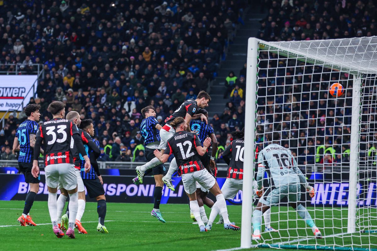 Și tu, Hakan? Chivu, „trădat” » Inter pierde agonizant derby-ul cu AC Milan și primul loc în Serie A, cu două bare și penalty irosit