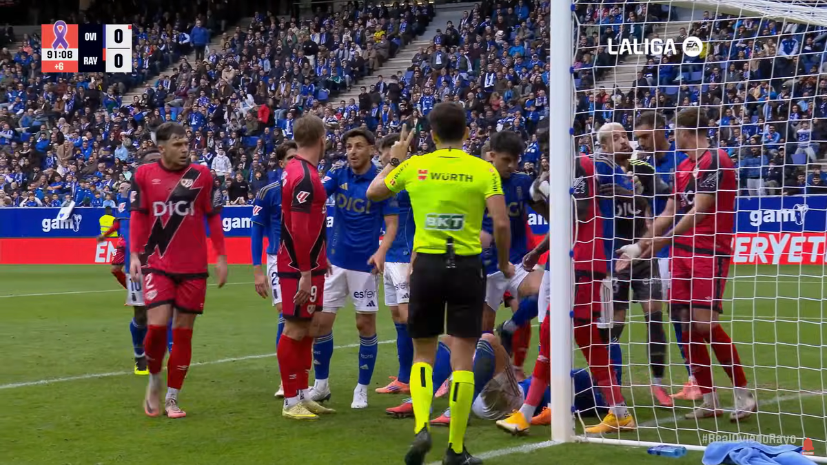 Andrei Rațiu l-a repezit și i-a cerut să iasă de pe teren! Românul, cel mai bun jucător al lui Rayo la Oviedo