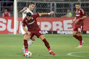 CFR Cluj - Rapid: aproape de autogol în minutul 8!
