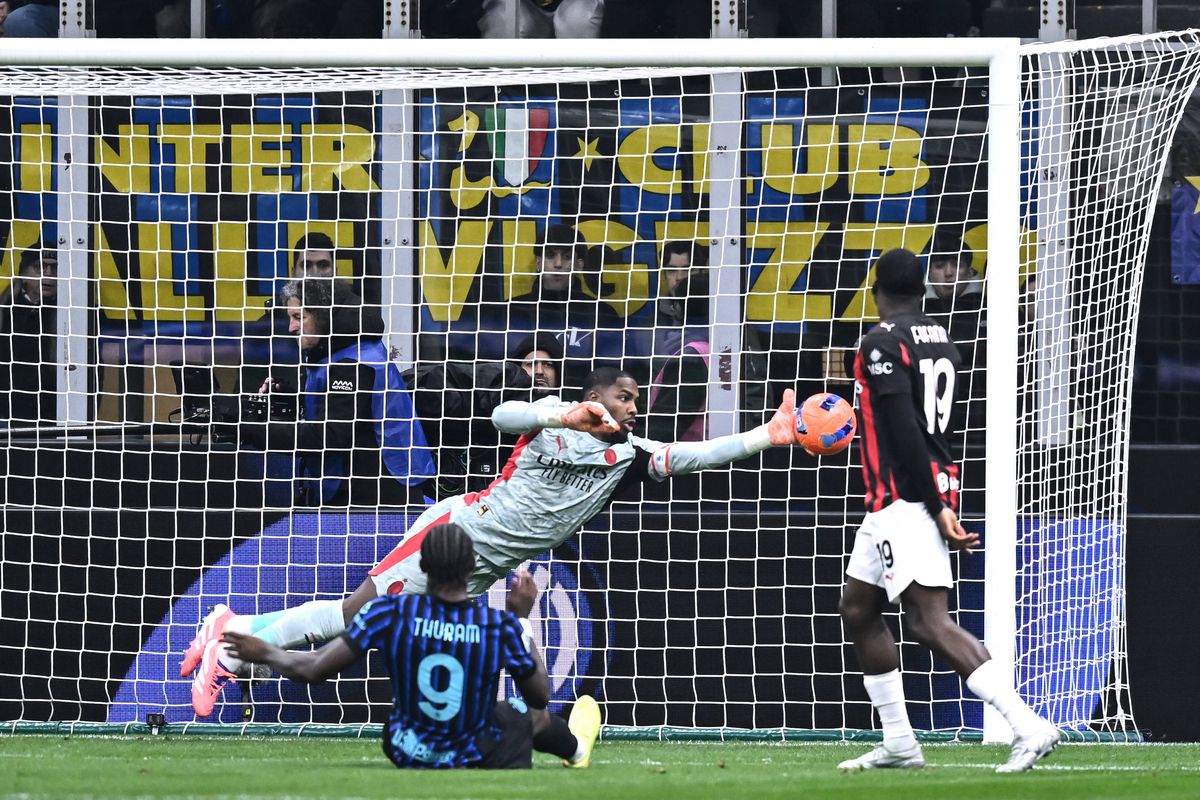 Nu s-a mai văzut în Inter - AC Milan! » Ce a apărut în peluza ultrașilor, la primul derby al lui Cristi Chivu