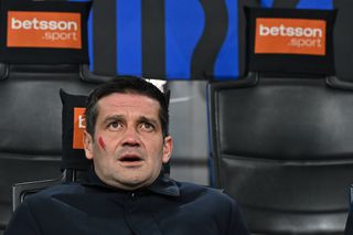 Și tu, Hakan? Chivu, „trădat” » Inter pierde agonizant derby-ul cu AC Milan și primul loc în Serie A, cu două bare și penalty irosit