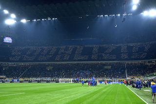 Nu s-a mai văzut în Inter - AC Milan! » Ce a apărut în peluza ultrașilor, la primul derby al lui Cristi Chivu