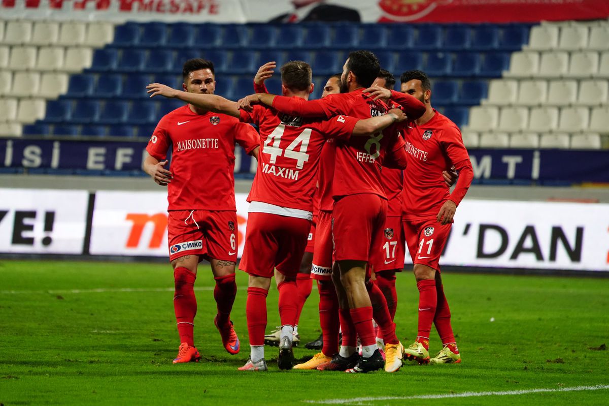 KASIMPAȘA – GAZIANTEP 0-4 » VIDEO Echipa lui Marius Șumudică e de neoprit! Alex Maxim a reușit o dublă în Turcia