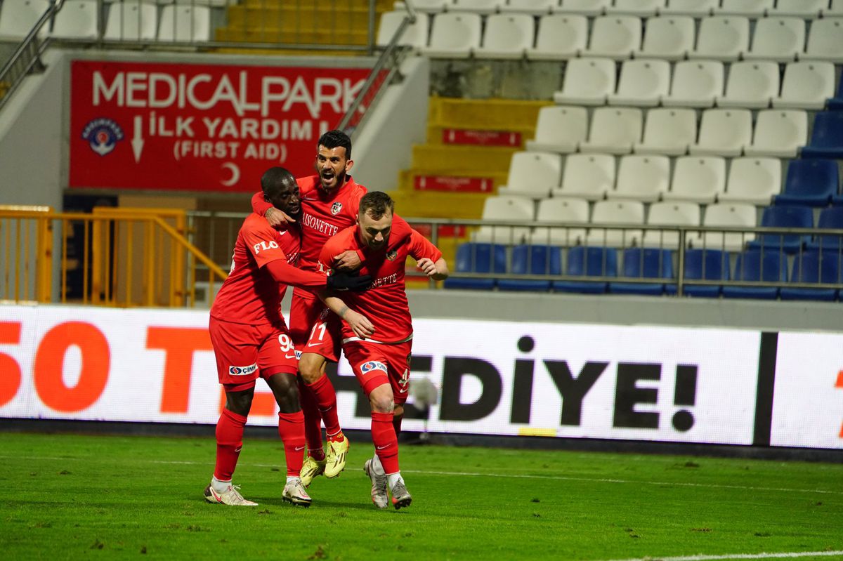 KASIMPAȘA – GAZIANTEP 0-4 » VIDEO Echipa lui Marius Șumudică e de neoprit! Alex Maxim a reușit o dublă în Turcia