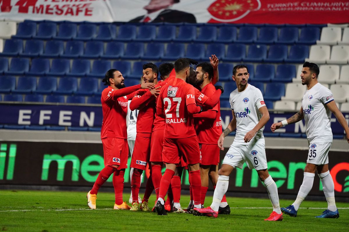 KASIMPAȘA – GAZIANTEP 0-4 » VIDEO Echipa lui Marius Șumudică e de neoprit! Alex Maxim a reușit o dublă în Turcia