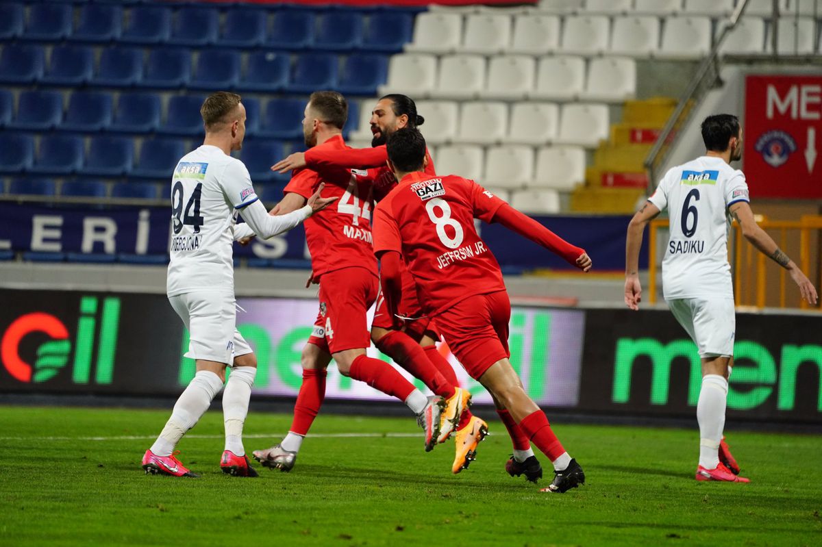 KASIMPAȘA – GAZIANTEP 0-4 » VIDEO Echipa lui Marius Șumudică e de neoprit! Alex Maxim a reușit o dublă în Turcia