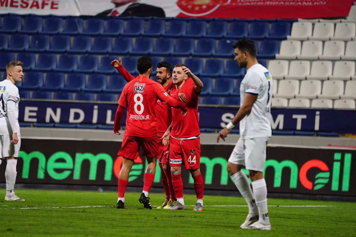 KASIMPAȘA – GAZIANTEP 0-4 » VIDEO Echipa lui Marius Șumudică e de neoprit! Alex Maxim a reușit o dublă în Turcia