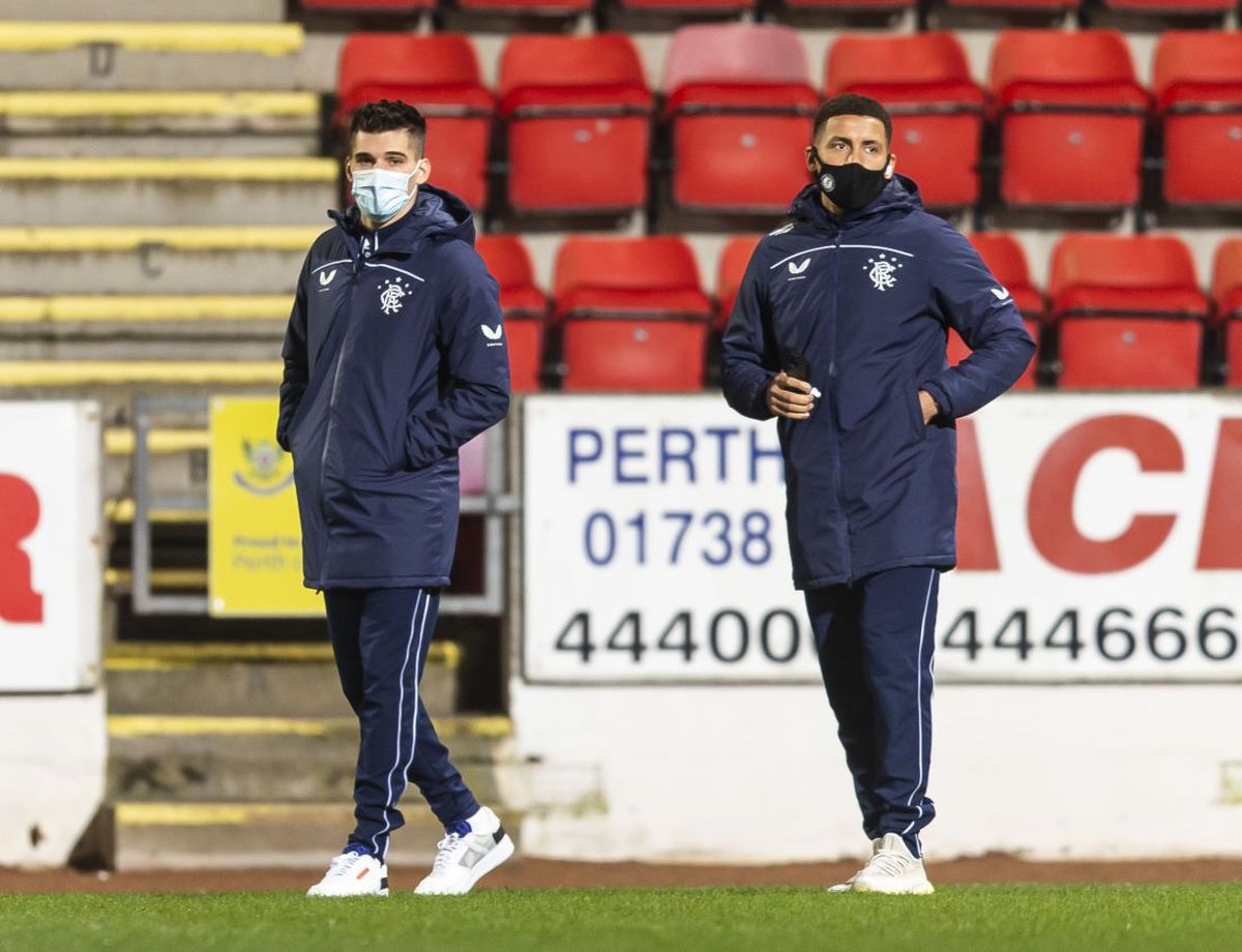 ST. JOHNSTONE - RANGERS 0-3. Ianis Hagi, decisiv! Fanii l-au lăudat: „Sportul ăsta e făcut pentru el”