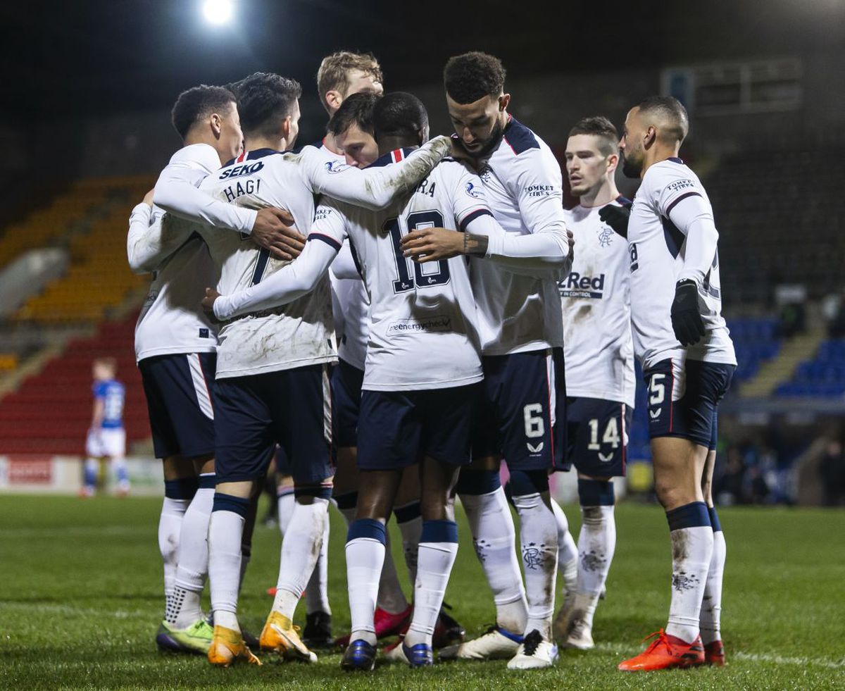 ST. JOHNSTONE - RANGERS 0-3. Ianis Hagi, decisiv! Fanii l-au lăudat: „Sportul ăsta e făcut pentru el”