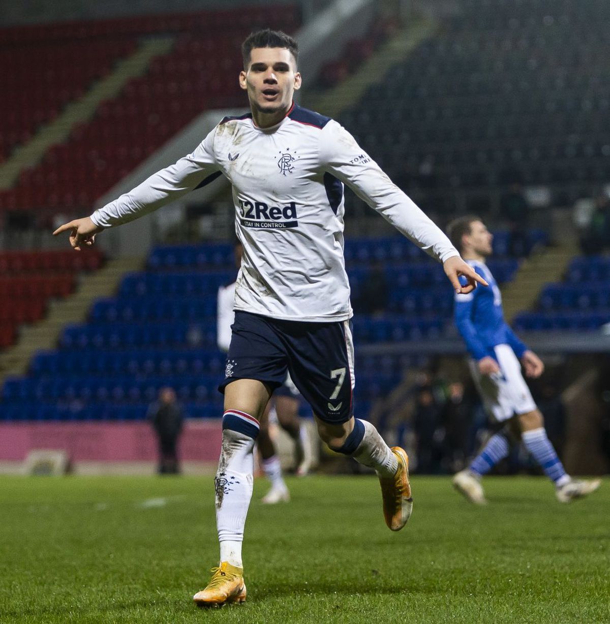 ST. JOHNSTONE - RANGERS 0-3. Ianis Hagi, decisiv! Fanii l-au lăudat: „Sportul ăsta e făcut pentru el”