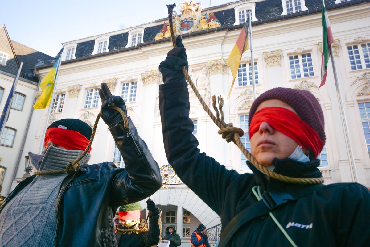 Au ridicat eșafodul! Tragedie în Iran: CNN anunță că execuția unui fotbalist e iminentă