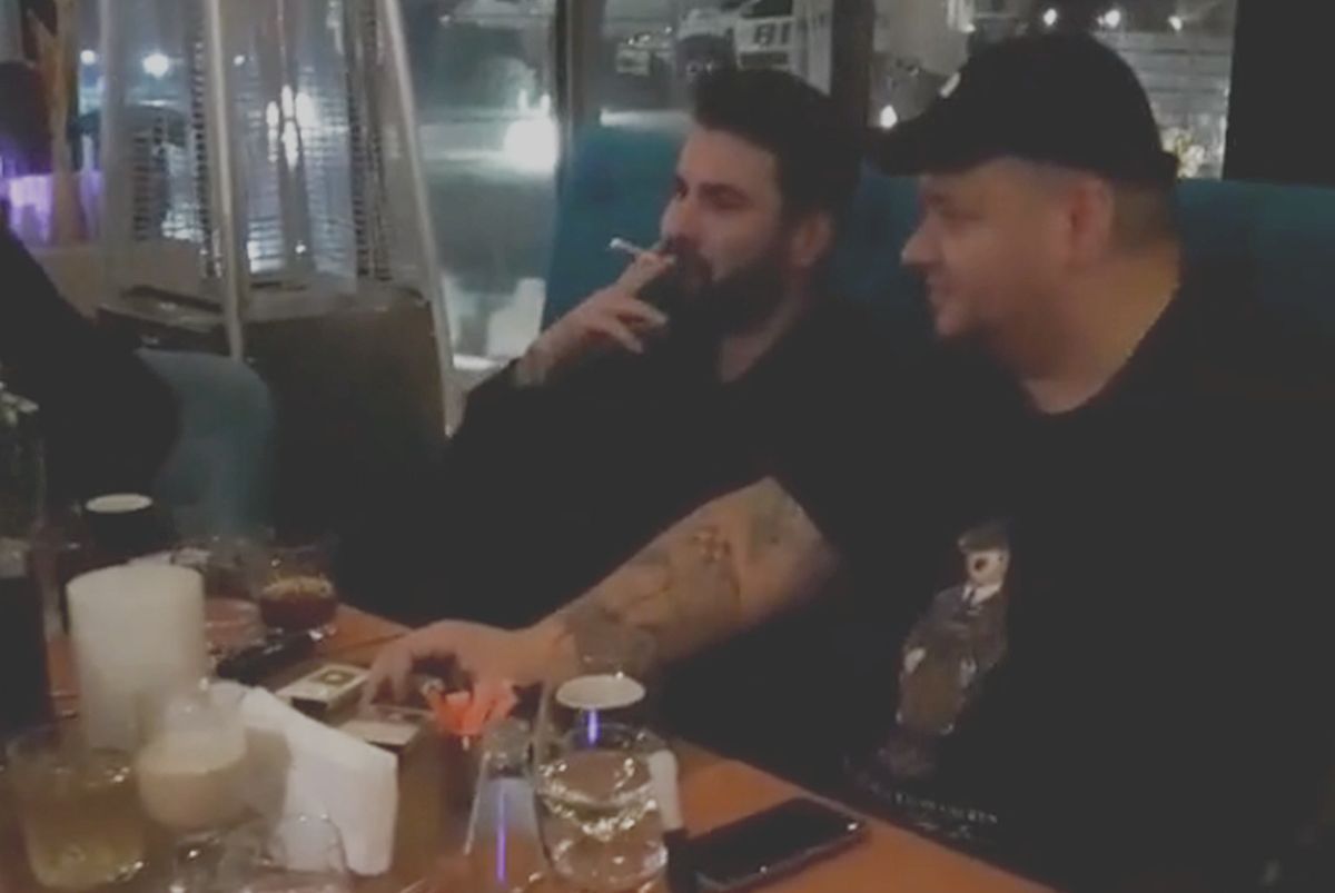 Manele, dedicații, țigări și băutură » Mutu a încheiat anul cu o petrecere de pomină: „Degeaba sunt eu milos cu șarpele veninos”