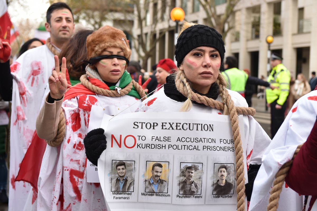 Au ridicat eșafodul! Tragedie în Iran: CNN anunță că execuția unui fotbalist e iminentă