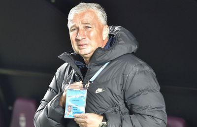 „Aveam golaveraj 45-2!” » Unde a început mania lui Dan Petrescu pentru o apărare betonată și ce obicei obsesiv are seara: „Mereu iau telefonul”