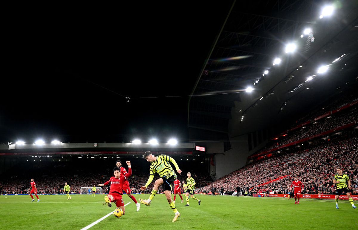 Arsenal supraviețuiește infernului de pe Anfield Road și rămâne lider în Premier League! Recordul stabilit de Salah + clasamentul ACUM