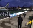 Clipe de groază: unul dintre stâlpii nocturnei s-a prăbușit chiar în timpul meciului!