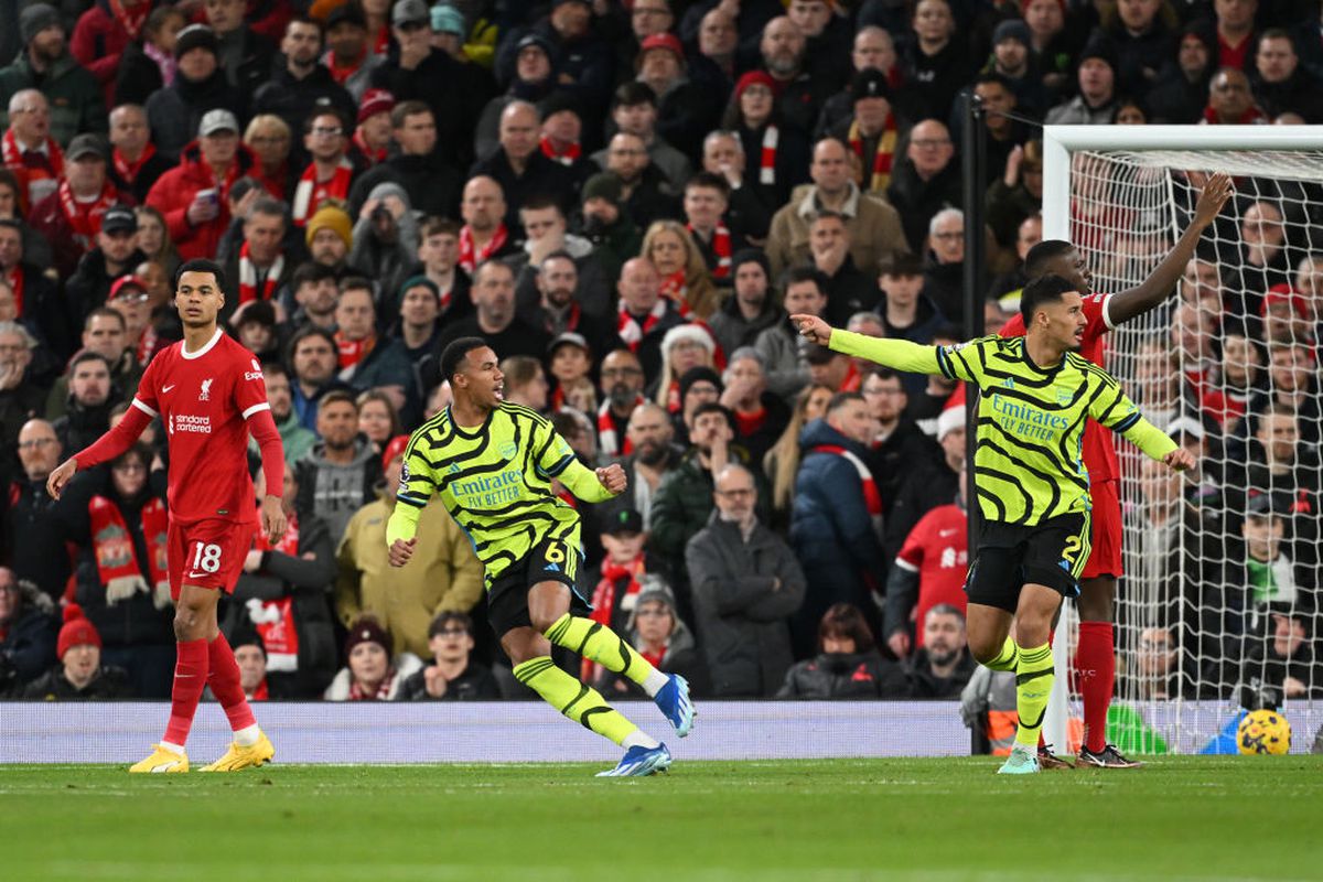 Arsenal supraviețuiește infernului de pe Anfield Road și rămâne lider în Premier League! Recordul stabilit de Salah + clasamentul ACUM