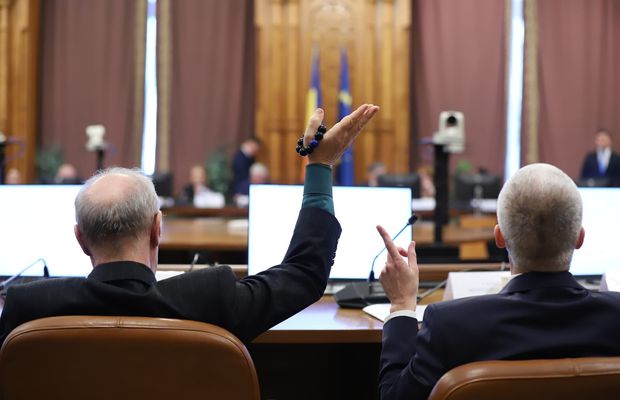 Azi, la GSP Live: Se schimbă Legea Sportului + Dinamo a lansat noile echipamente