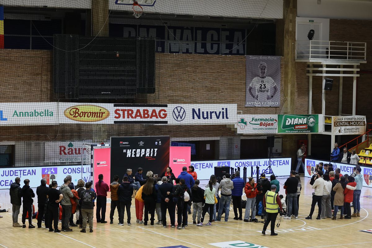 Tricouri personalizate cu Cristina Neagu