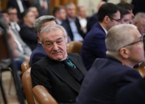 Gigi Becali nu poate sta liniștit în Parlament » Cum a fost surprins lângă noul ministru al Justiției + declarații jignitoare la adresa lui Crin Antonescu
