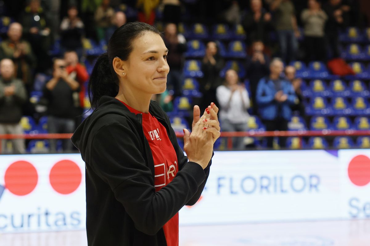 Tricouri personalizate cu Cristina Neagu